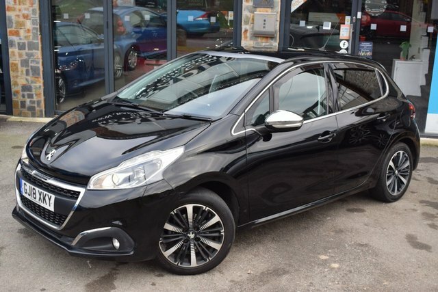 Peugeot 208 2018 1.2 Puretech Allure Premium Hatchback Pet GJ18XKY Black #5