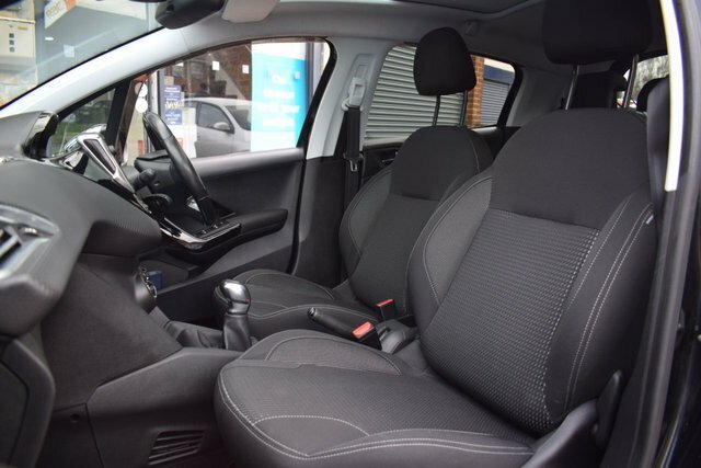 Peugeot 208 2018 1.2 Puretech Allure Premium Hatchback Pet GJ18XKY Black #3