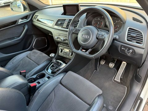 Audi Q3 2.0 Q3 Black DE18FHO White #4