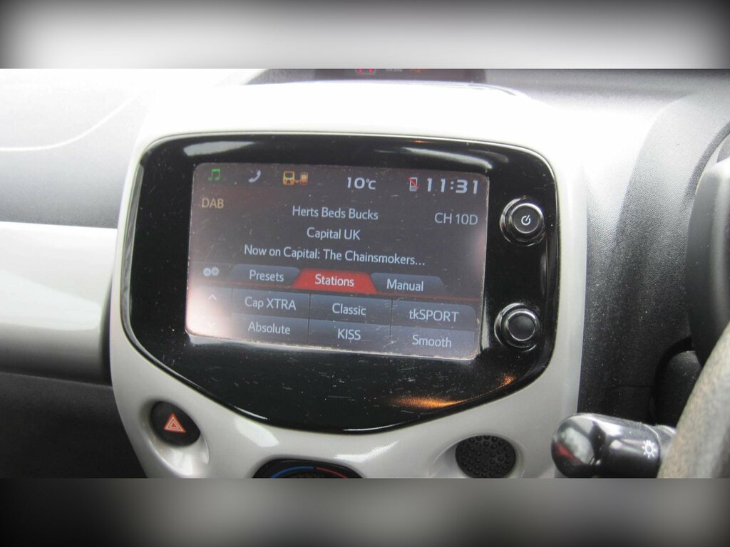 Citroen C1 1.0 Vti Feel Euro 5 Euro 5 YP64AJV Orange #4