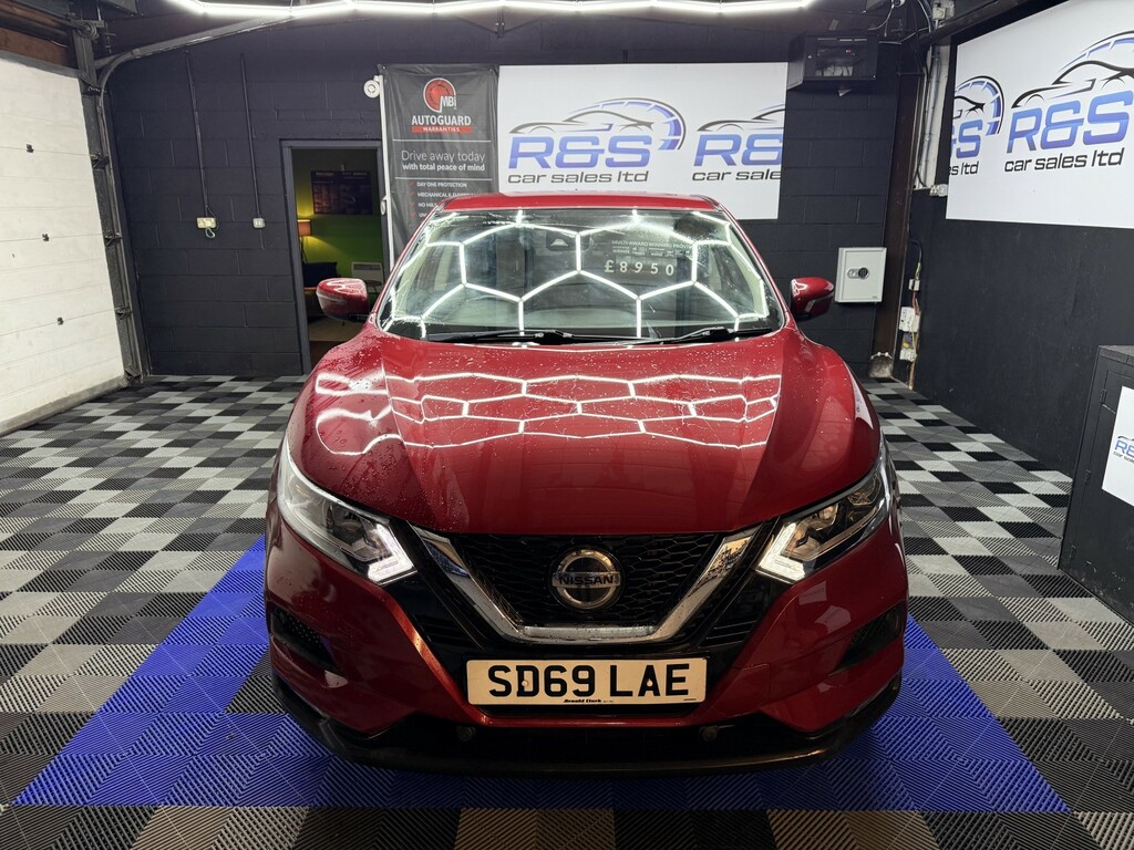 Nissan Qashqai 1.3 Dig-t Acenta Premium 2019 SD69LAE Red #3