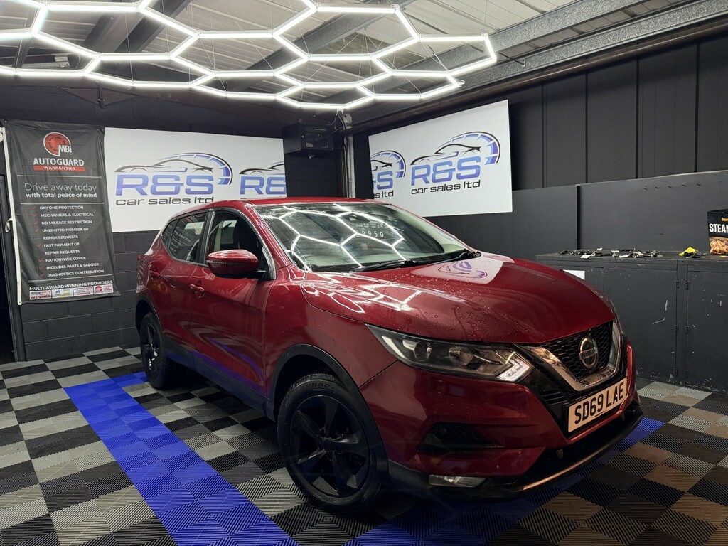 Nissan Qashqai 1.3 Dig-t Acenta Premium 2019 Red