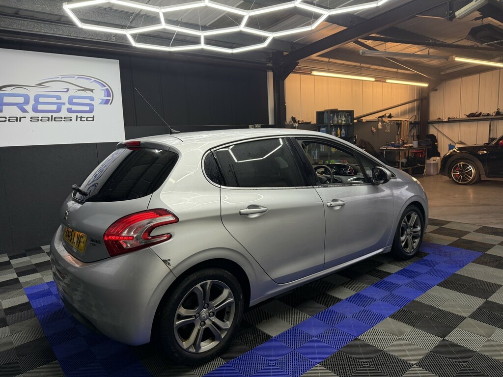 Peugeot 208 1.6 E-hdi Allure 2015 KN15LVF Silver #5