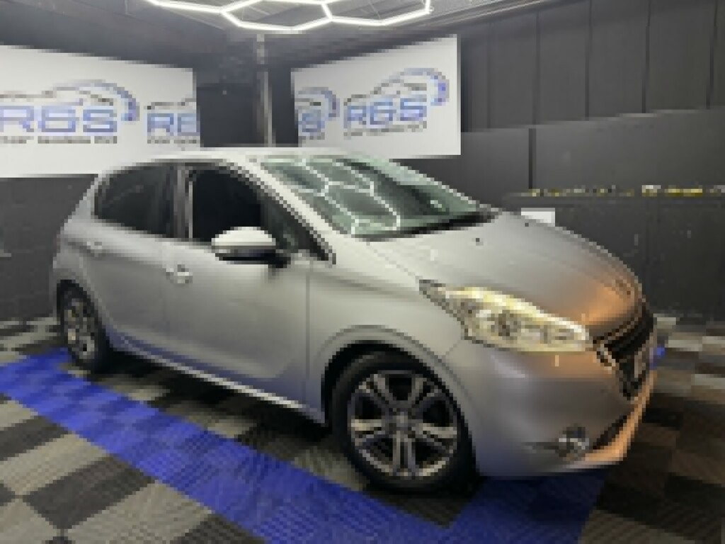 Peugeot 208 1.6 E-hdi Allure 2015 KN15LVF Silver #2