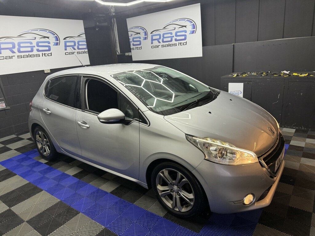 Peugeot 208 1.6 E-hdi Allure 2015 KN15LVF Silver #4