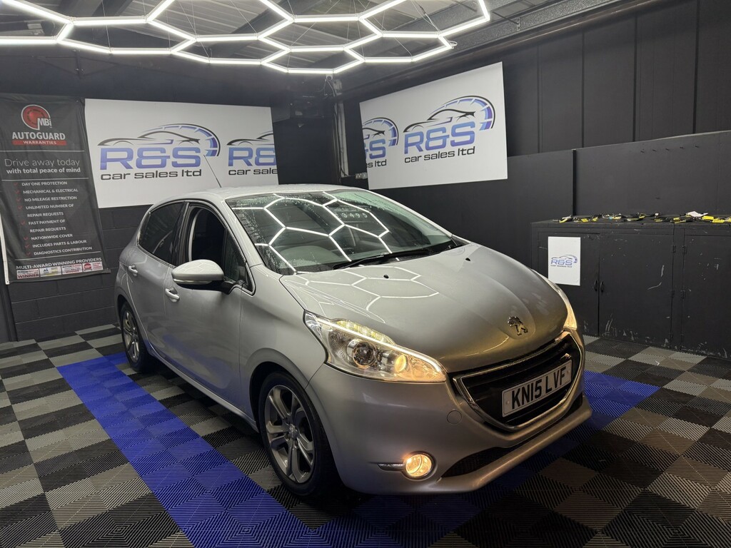 Peugeot 208 1.6 E-hdi Allure 2015 KN15LVF Silver #3