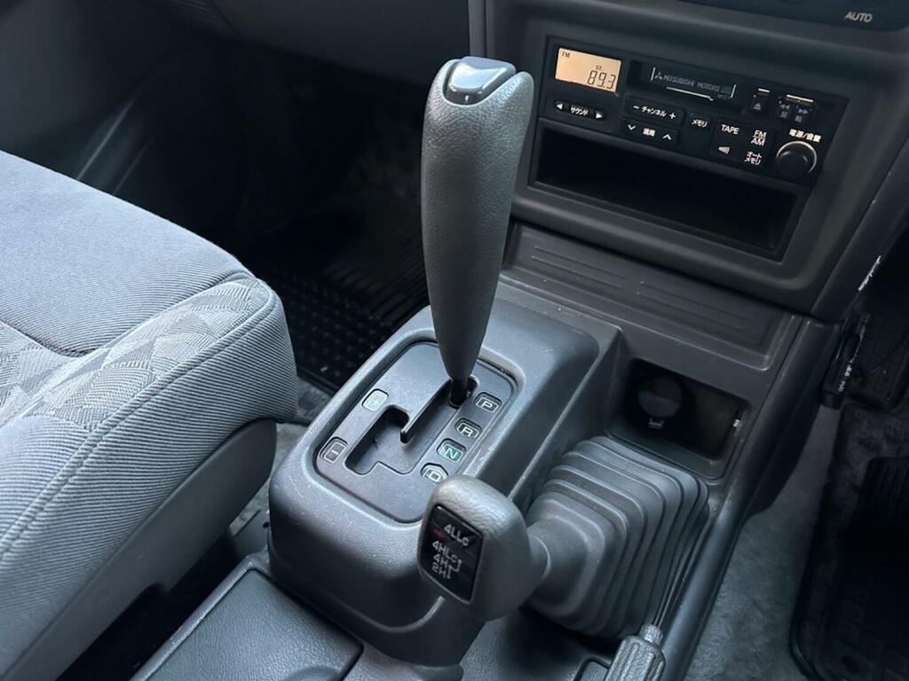 Mitsubishi Shogun Evolution Silver #30