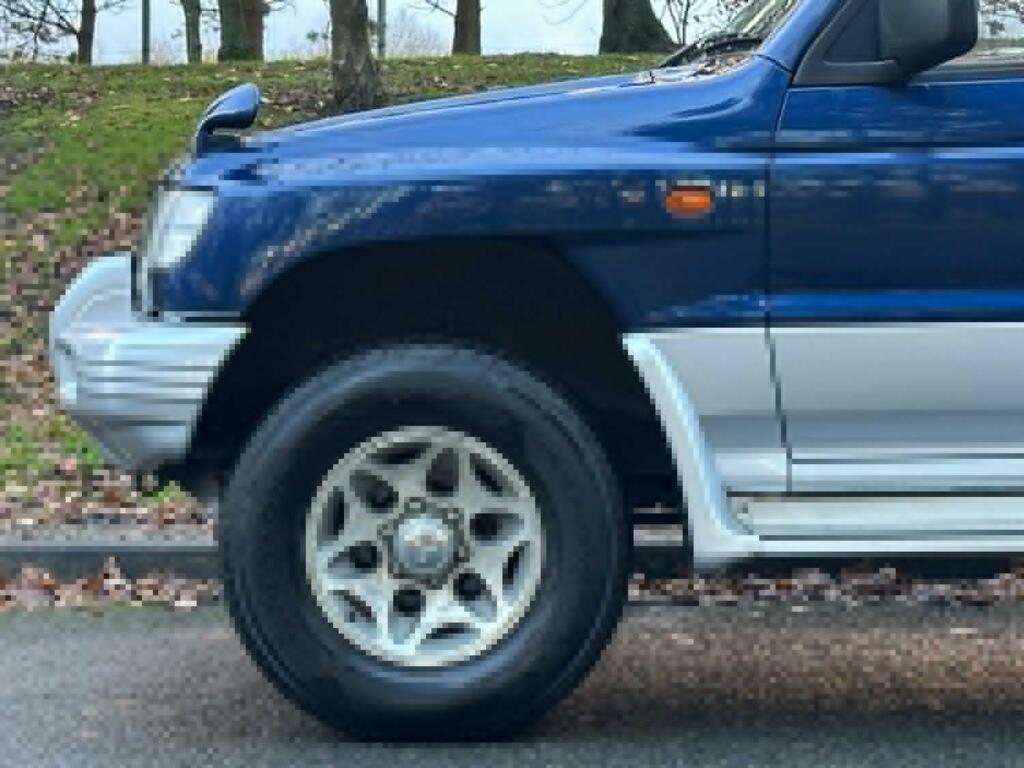 Mitsubishi Shogun Evolution Silver #14