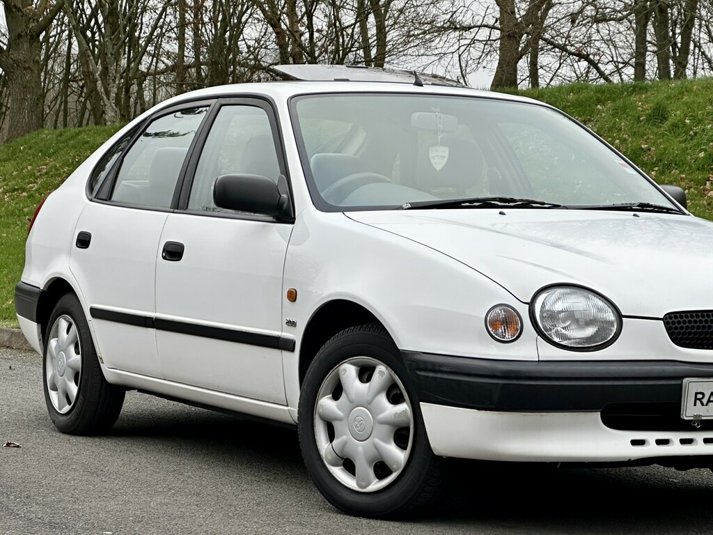 Toyota Corolla Hatchback 2.0 D Sportif 1998R R154EFM White #3