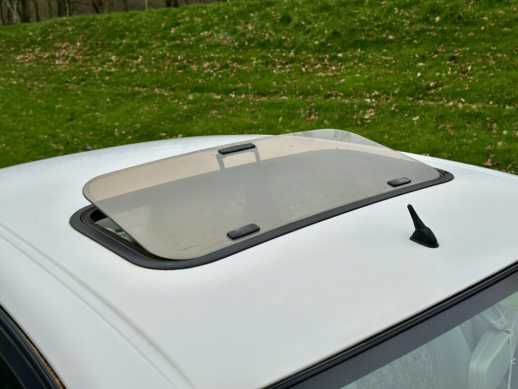 Toyota Corolla Hatchback 2.0 D Sportif 1998R R154EFM White #4