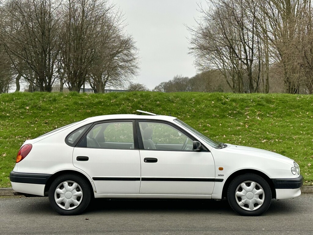 Toyota Corolla Hatchback 2.0 D Sportif 1998R R154EFM White #5