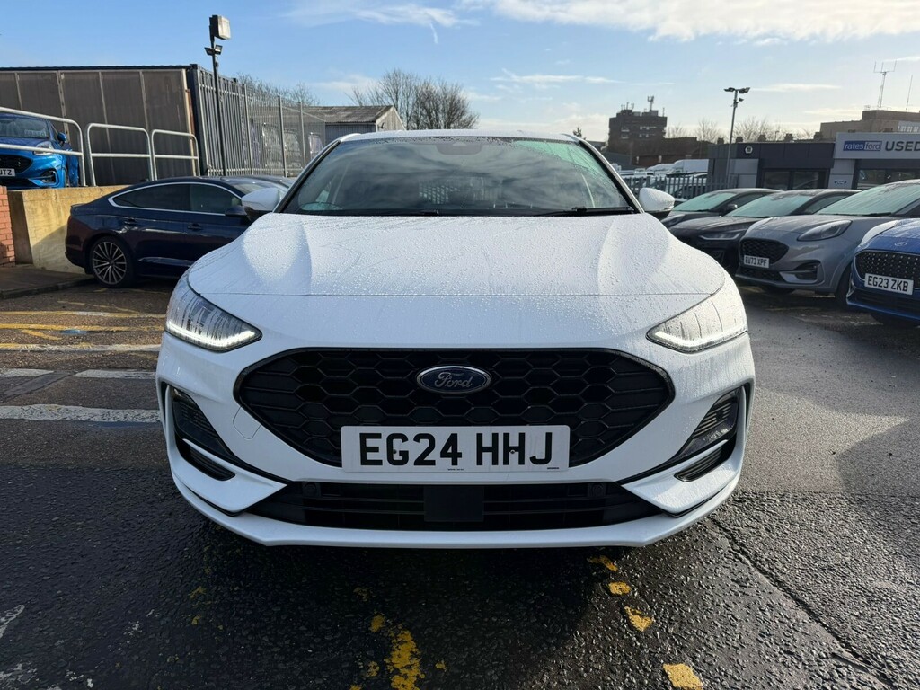 Ford Focus Focus Hatchback 1.0 Ecoboost Hybrid Mhev St-line 5 EG24HHJ White #2