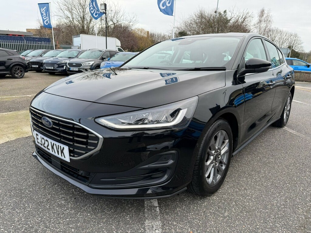 Ford Focus Focus Hatchback 1.0 Ecoboost 125 Titanium EJ22KVK Black #3