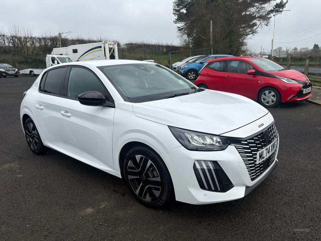Peugeot 208 1.2 Puretech 100 Allure ML74XNV White #2