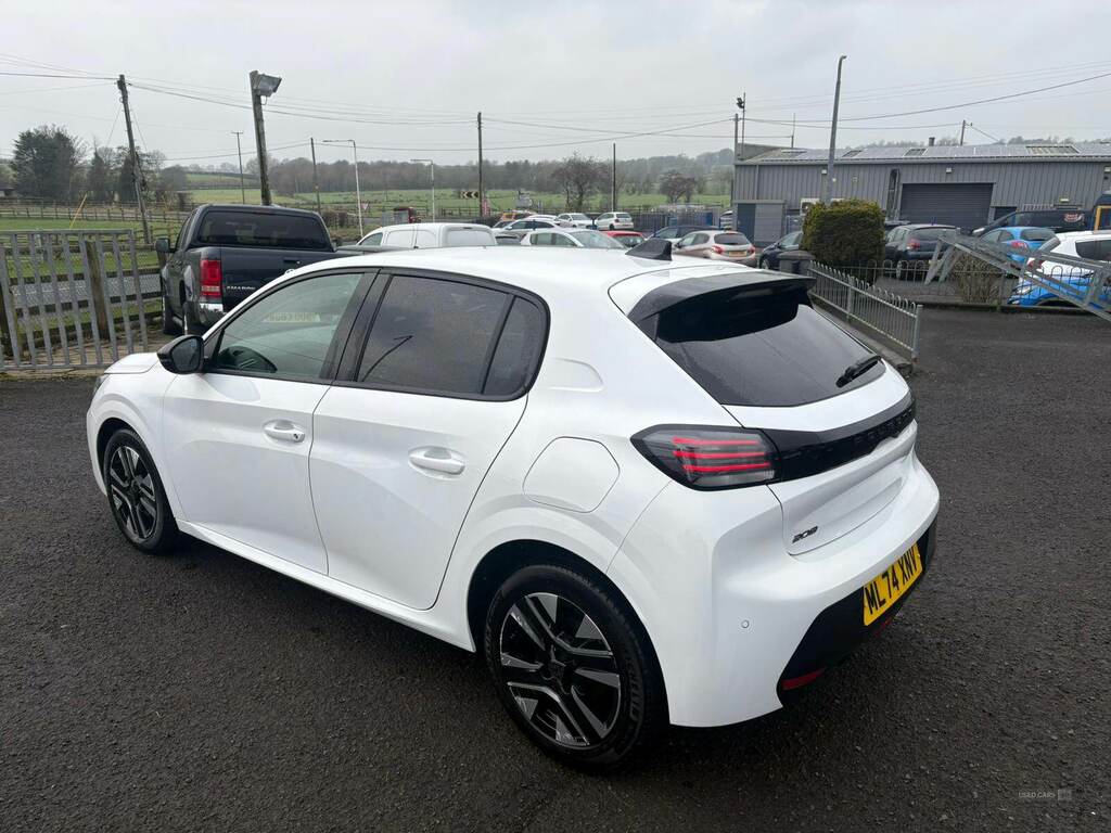 Peugeot 208 1.2 Puretech 100 Allure ML74XNV White #5