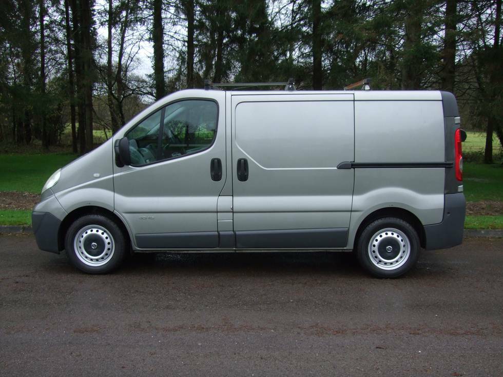 Nissan Primastar 2.0 Dci Se Van 115Ps E5GWC Grey #2