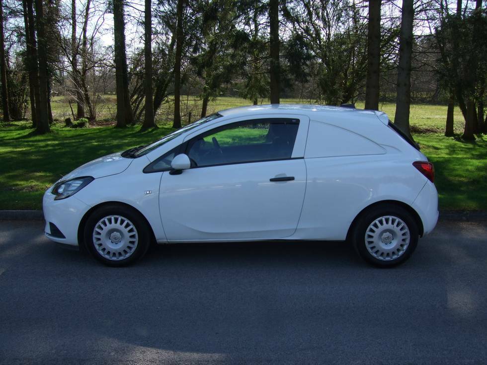 Vauxhall Corsa Van CA18KBF White #5