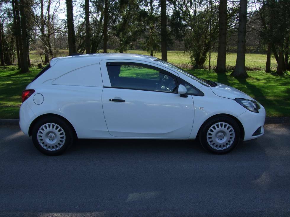 Vauxhall Corsa Van CA18KBF White #2