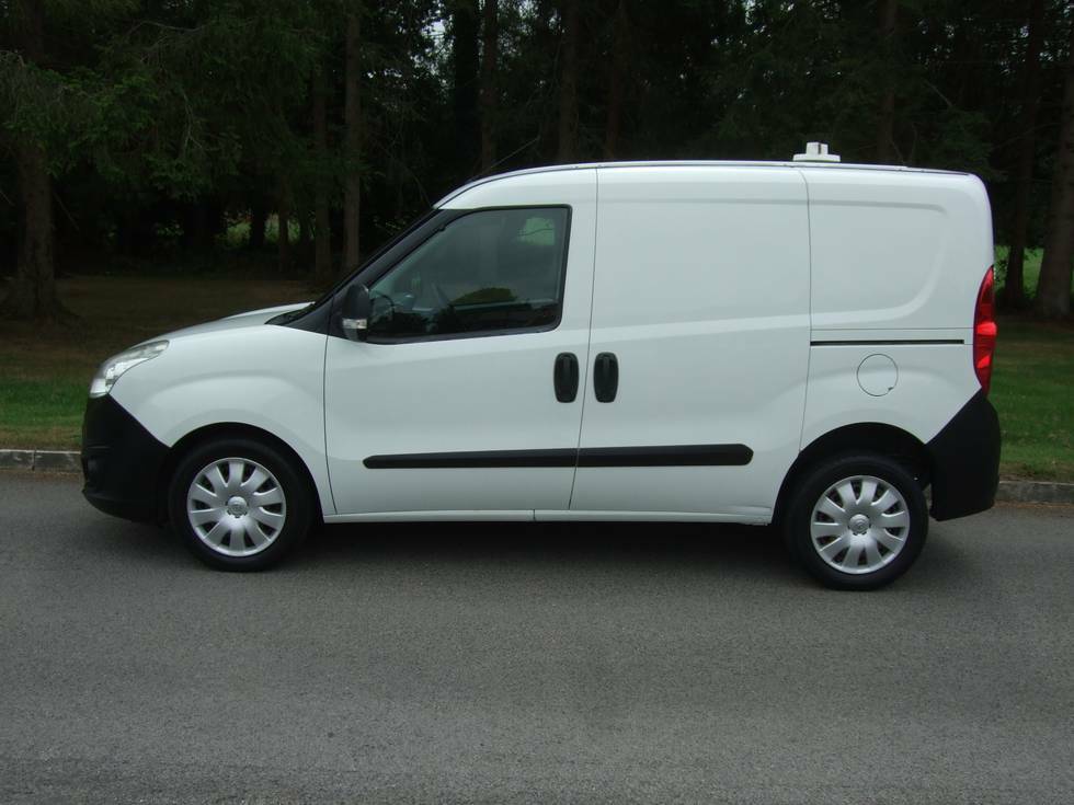 Vauxhall Combo 2300 L1h1 Cdti Ss Ecoflex FG14WWO White #2