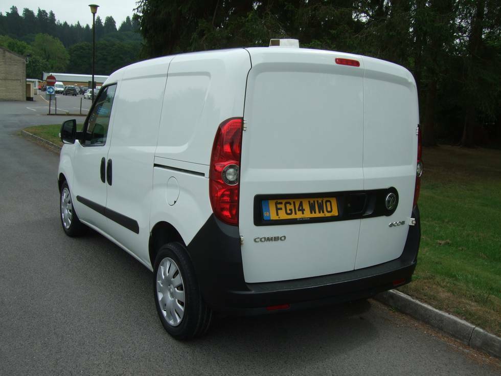 Vauxhall Combo 2300 L1h1 Cdti Ss Ecoflex FG14WWO White #3