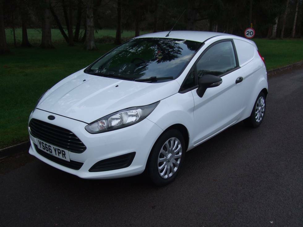 Ford Fiesta Base Tdci White