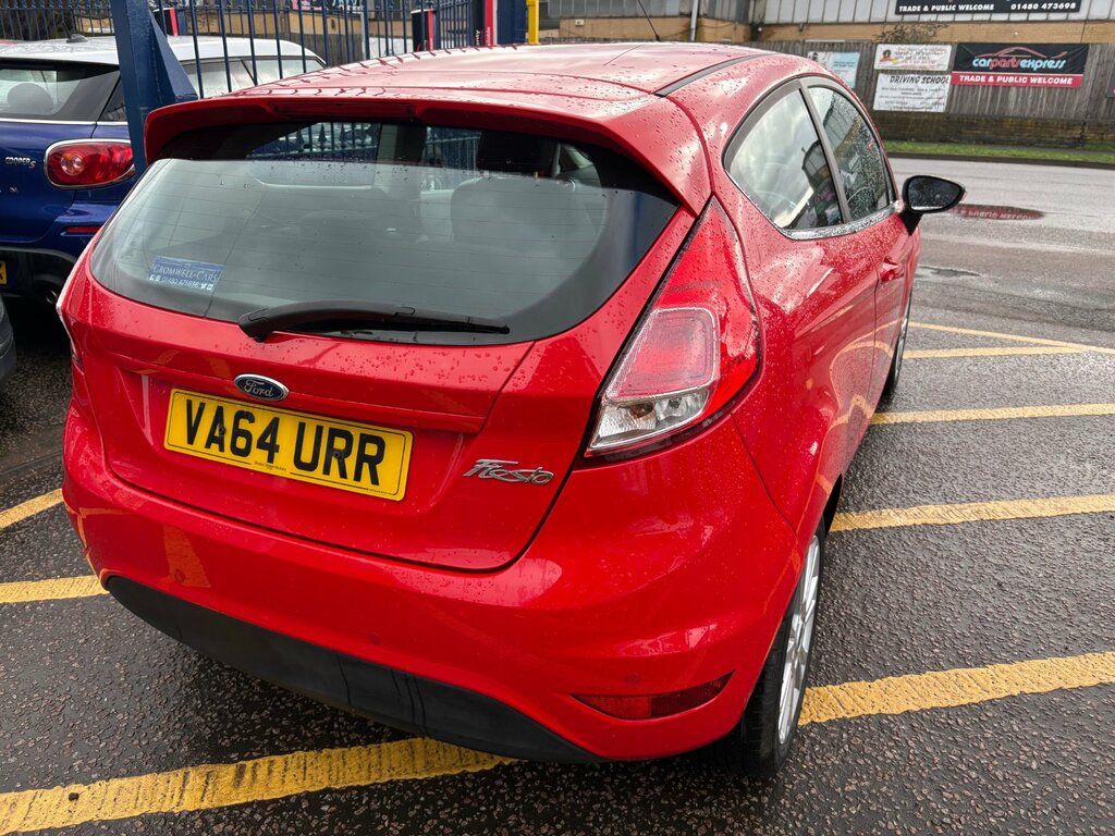 Ford Fiesta 1.25 Zetec Hatchback - 35 Road Tax VA64URR Red #5