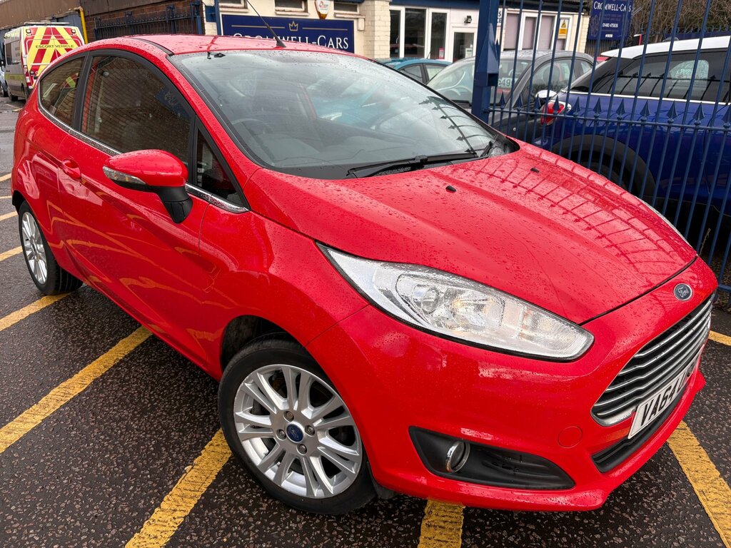 Ford Fiesta 1.25 Zetec Hatchback - 35 Road Tax Red