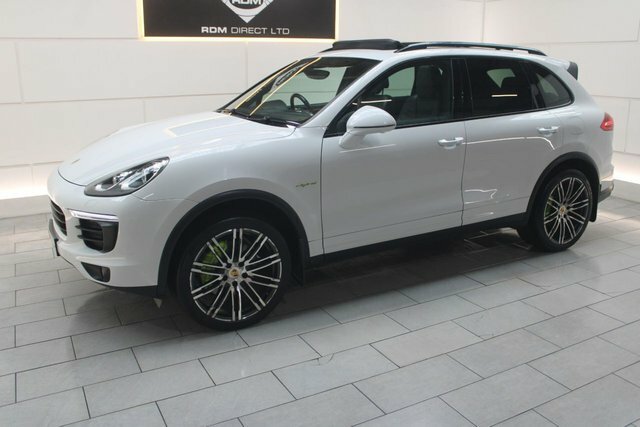 Porsche Cayenne Suv LA16OJE White #6