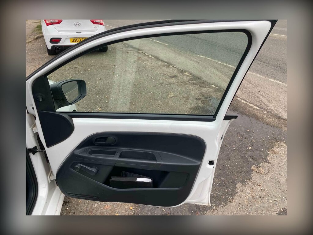Volkswagen Up 1.0 Take Up Euro 5 YB63JKK White #5