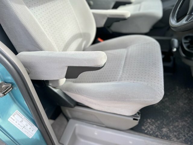 Volkswagen Caravelle 2.5 Td Gl 7 Seats Red #15