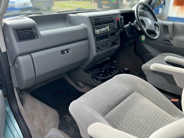 Volkswagen Caravelle 2.5 Td Gl 7 Seats Red #21