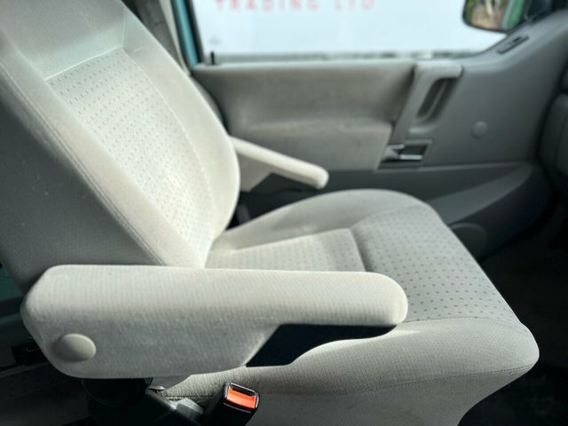 Volkswagen Caravelle 2.5 Td Gl 7 Seats Red #19