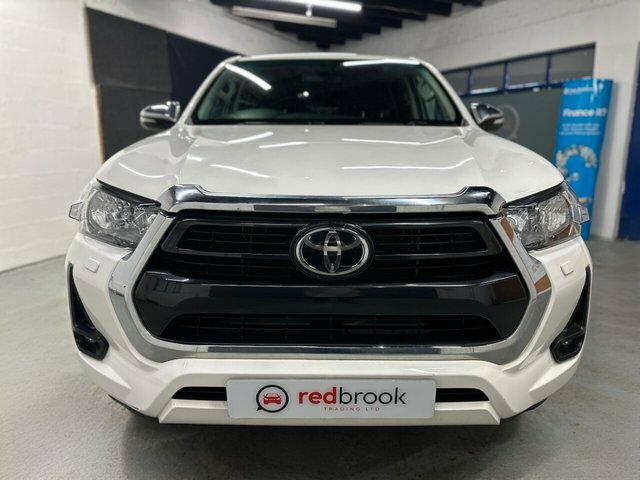 Toyota HILUX 2.4 D-4d Icon Pickup Double Cab FE22UNP White #6