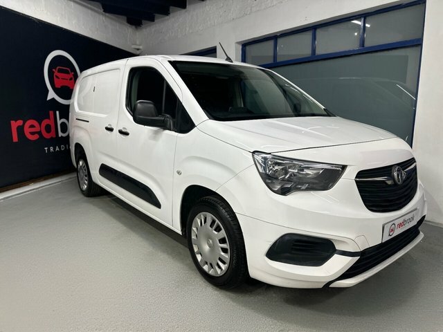 Vauxhall Combo 1.5 Turbo D 2300 Sportive Panel Van Man DY70OFU White #2