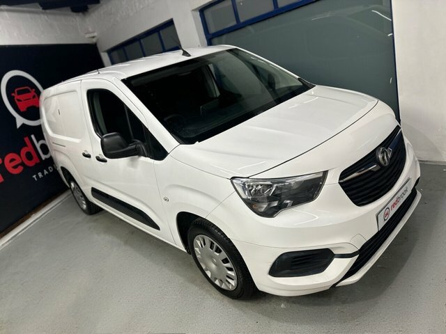 Vauxhall Combo 1.5 Turbo D 2300 Sportive Panel Van Man DY70OFU White #3