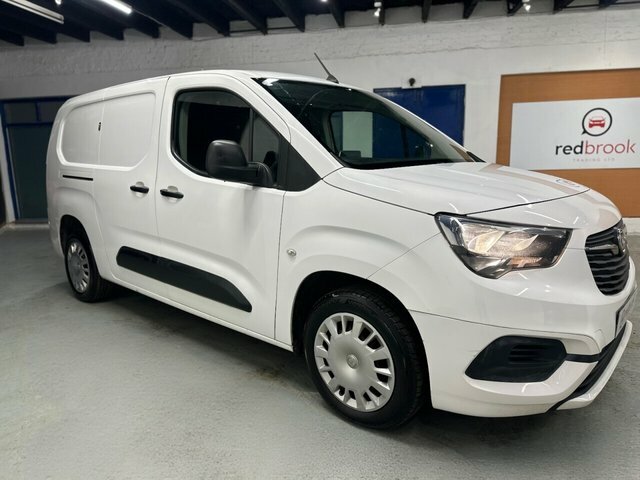 Vauxhall Combo 1.5 Turbo D 2300 Sportive Panel Van Man DY70OFU White #5