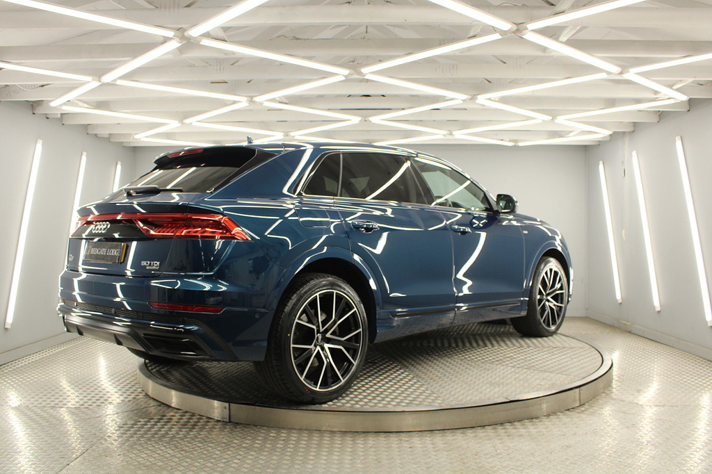 Audi Q8 Suv DG70CDU Blue #3