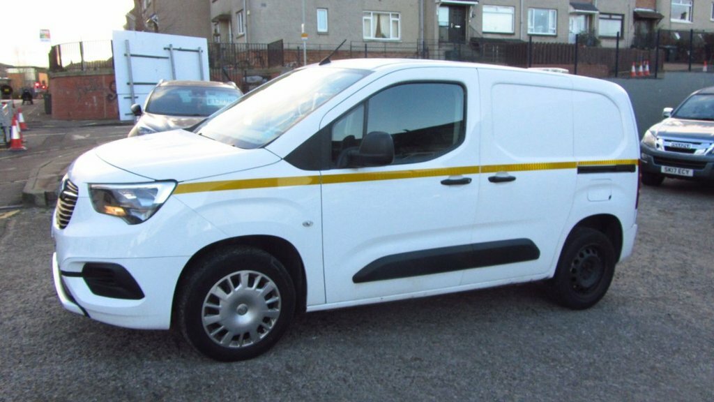 Vauxhall Combo 1.6L Sportive DS70XBB White #3