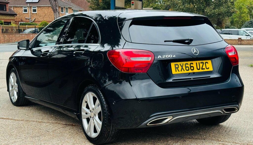Mercedes-Benz A Class Hatchback 2.1 A200d Sport Premium 7G-dct Euro 6 RX66UZC Black #4