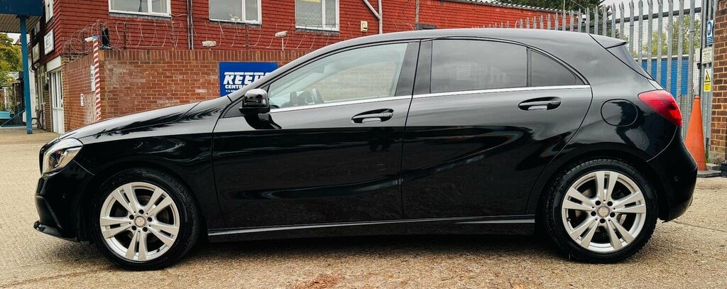 Mercedes-Benz A Class Hatchback 2.1 A200d Sport Premium 7G-dct Euro 6 RX66UZC Black #6
