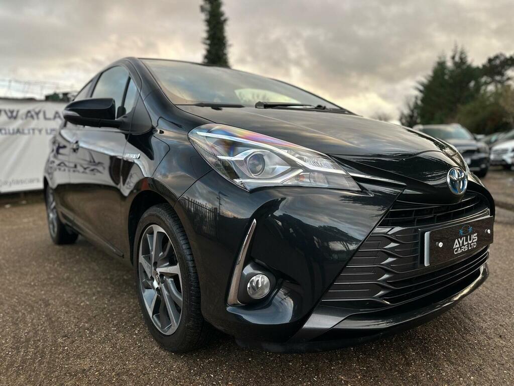 Toyota Yaris Hatchback 1.5 Vvt-h Y20 Bi-tone E-cvt Euro 6 Ss SV20XHX Black #4