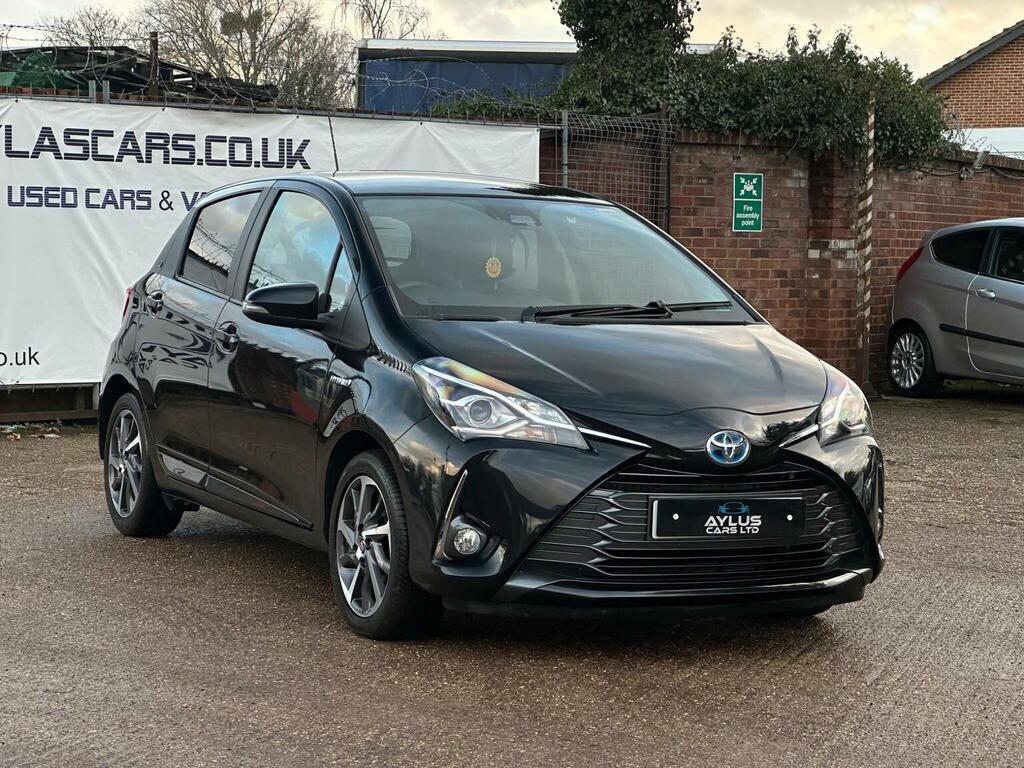 Toyota Yaris Hatchback 1.5 Vvt-h Y20 Bi-tone E-cvt Euro 6 Ss SV20XHX Black #3