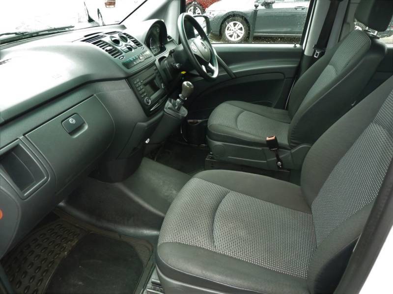 Mercedes-Benz Vito 2012 Traveliner 113Cdi Blueefficiency 8-Seater - 2 White #2