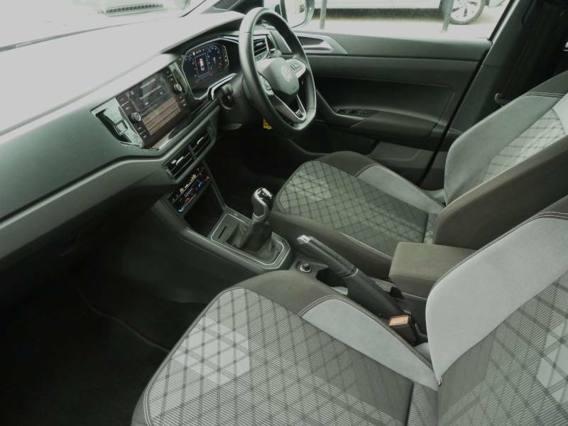 Volkswagen Taigo R-line 1.0 Tsi 110 2024 - 2024 24 FL24OMM Silver #2