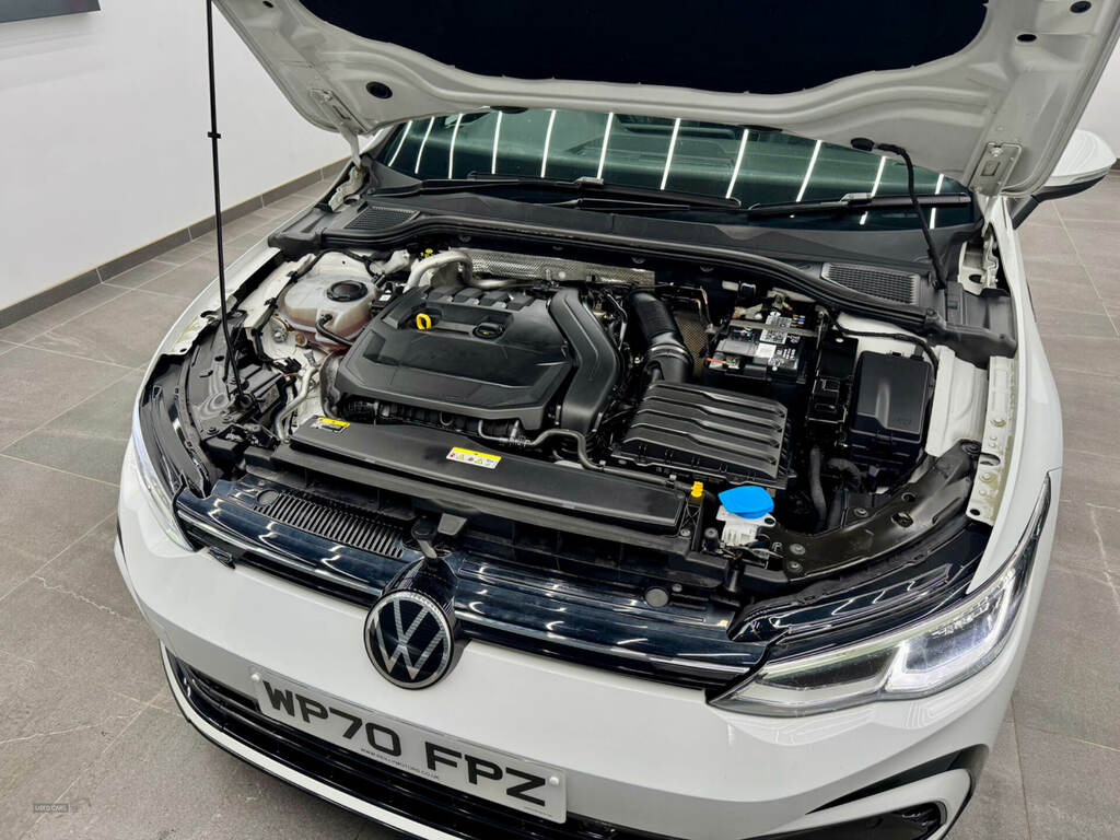 Volkswagen Golf 1.5 Tsi 150 R-line WP70FPZ White #2