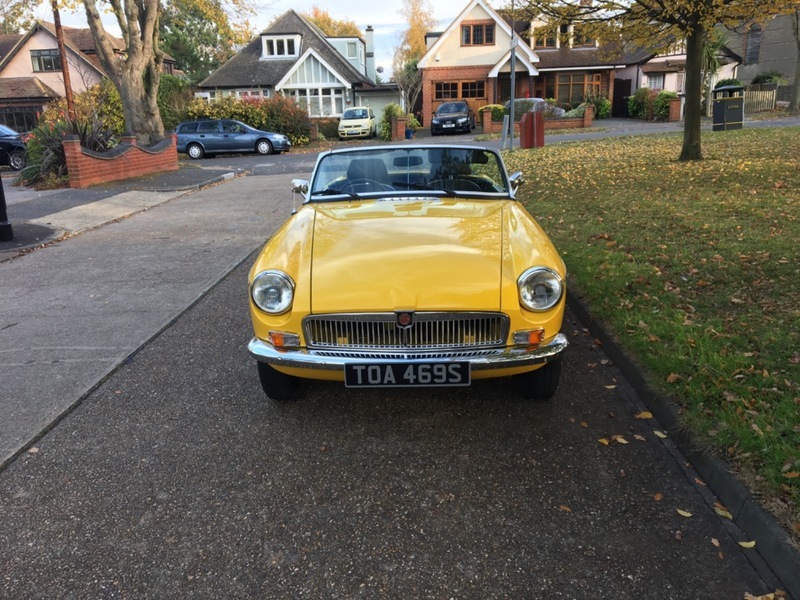 MG MGB Roadster Yellow #4