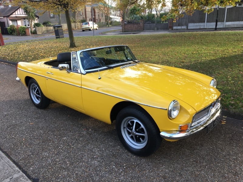 MG MGB Roadster Yellow