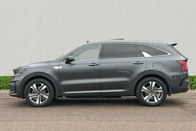 Kia Sorento 1.6 T-gdi 13.8Kwh 4 Suv Plug-in Hybrid Grey #4