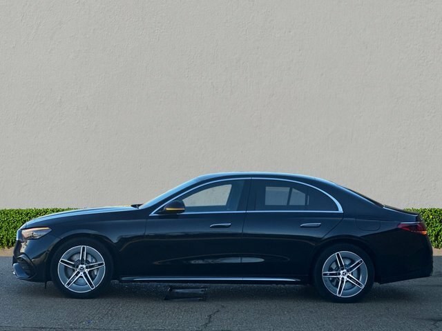 Mercedes-Benz E Class 2.0 E300e 25.4Kwh Amg Line Advanced Saloon P Black #4