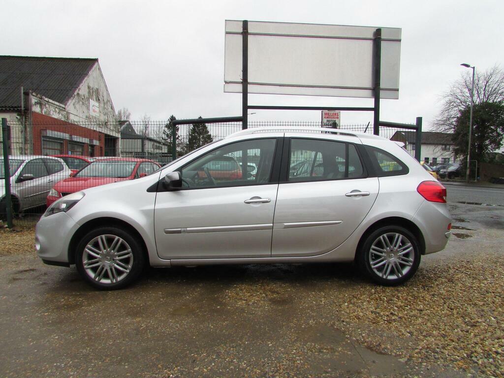 Renault Clio 1.2 Dynamique Tomtom Sport Tourer Euro 5 SG62ZHT Silver #6